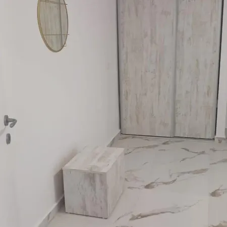 Elia * Vlora