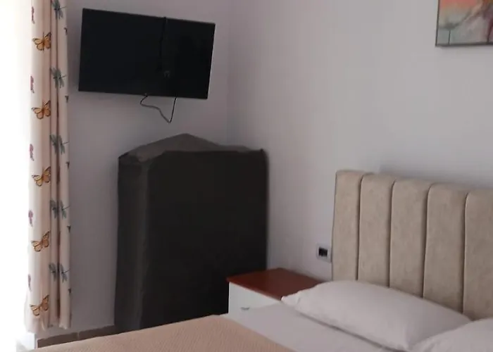 Elia Apartament *